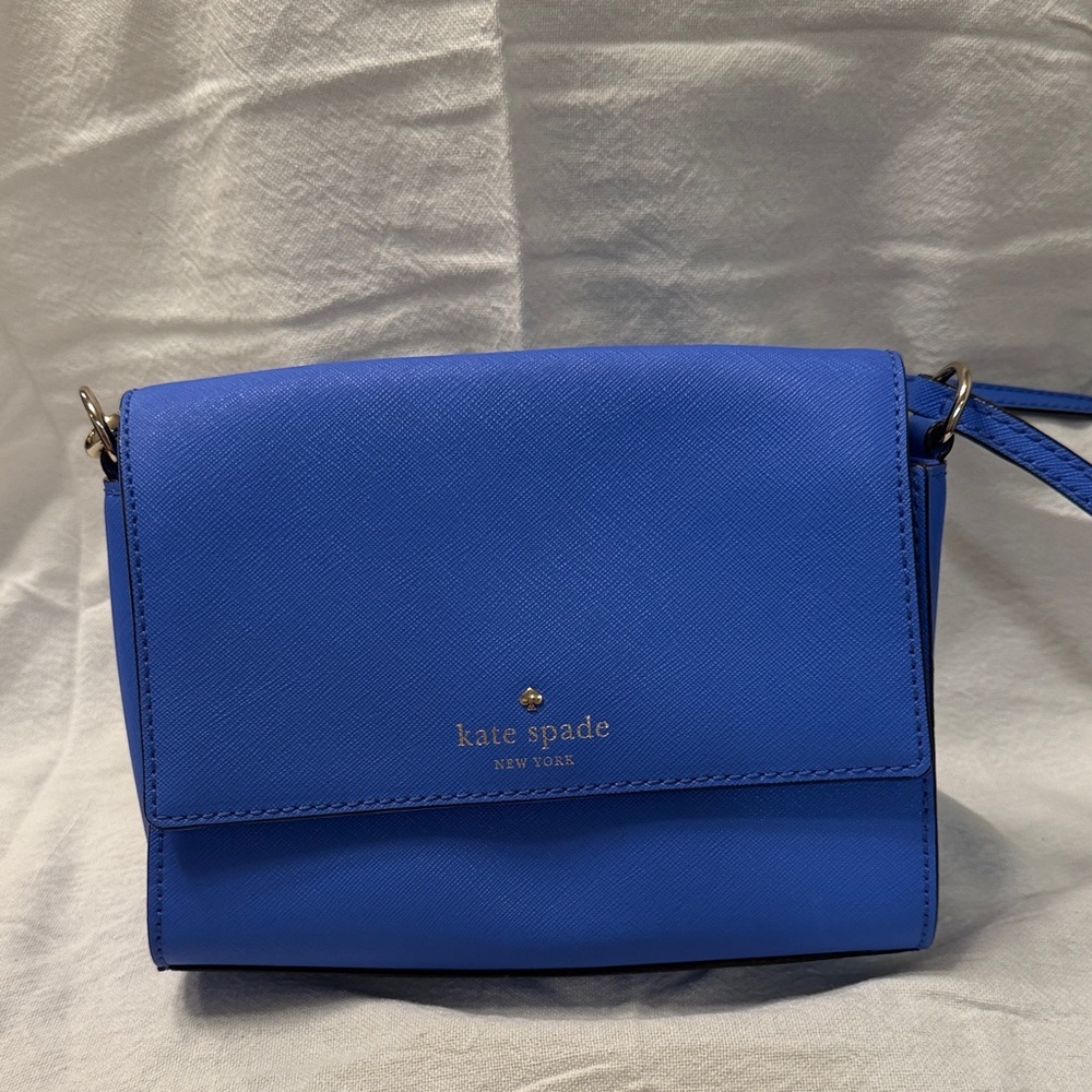 Kate Spade New York Cedar Street Magnolia Crossbody in blue (more so periwinkle)